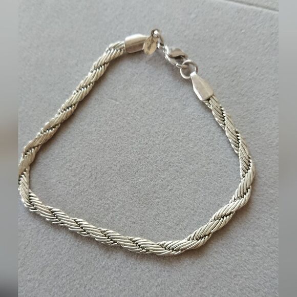 Napier Vintage Silver Tone Multi Strand Twisted Bracelet - Picture 5 of 7